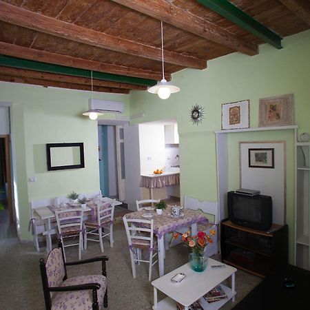 Sassari-In Hotel Bagian luar foto